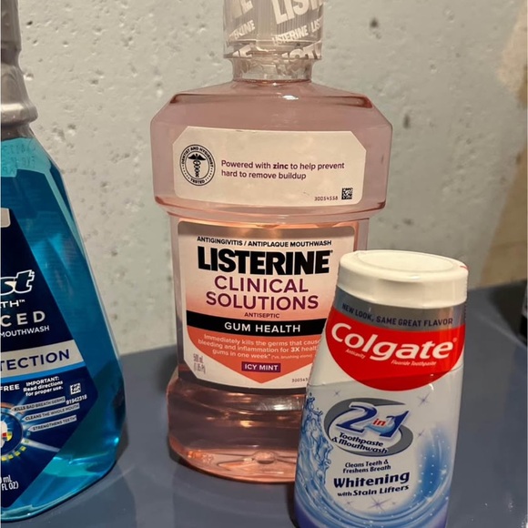 New crest listerine mouthwash and toothpaste bundle!! - Picture 4 of 5